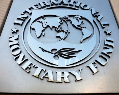 IMF approves new agreement for flexible credit line with Colombia for 9,800 million dollars