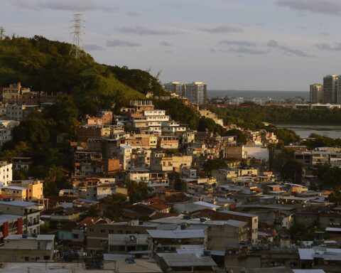 Illegal exploitation of real estate leads Rio police to fight militia