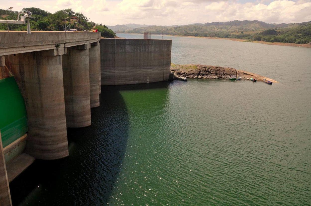 Indhri confirma presas pueden seguir recibiendo lluvias caídas