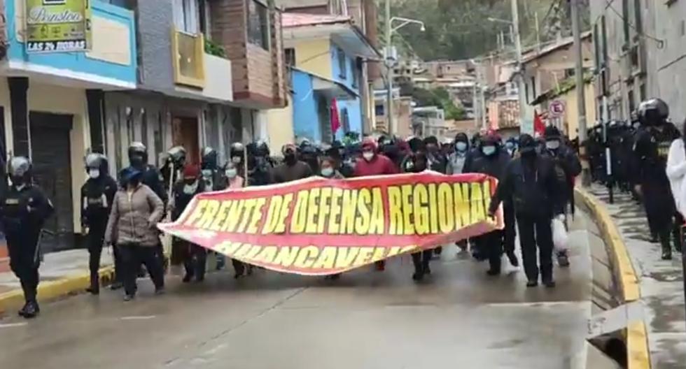 Injured and more than four arrested leaves second day of protests in Huancavelica