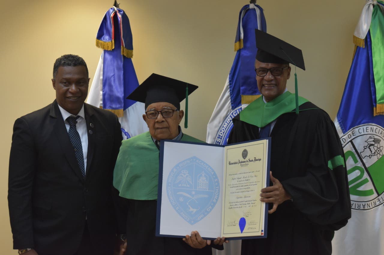 ¡Nunca es tarde! con 87 años cumple su sueño y se gradúa de ingeniero