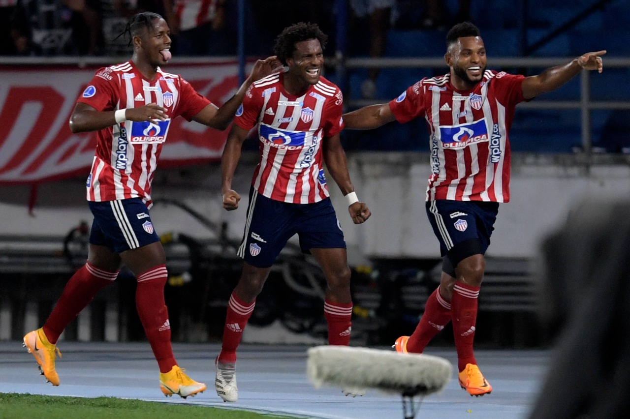 Junior thrashed Fluminense and is the leader of his group in the Copa Sudamericana