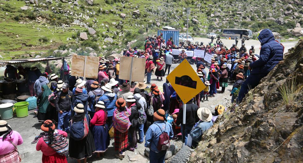 Las Bambas mine suspends operations after protest, says SNMPE