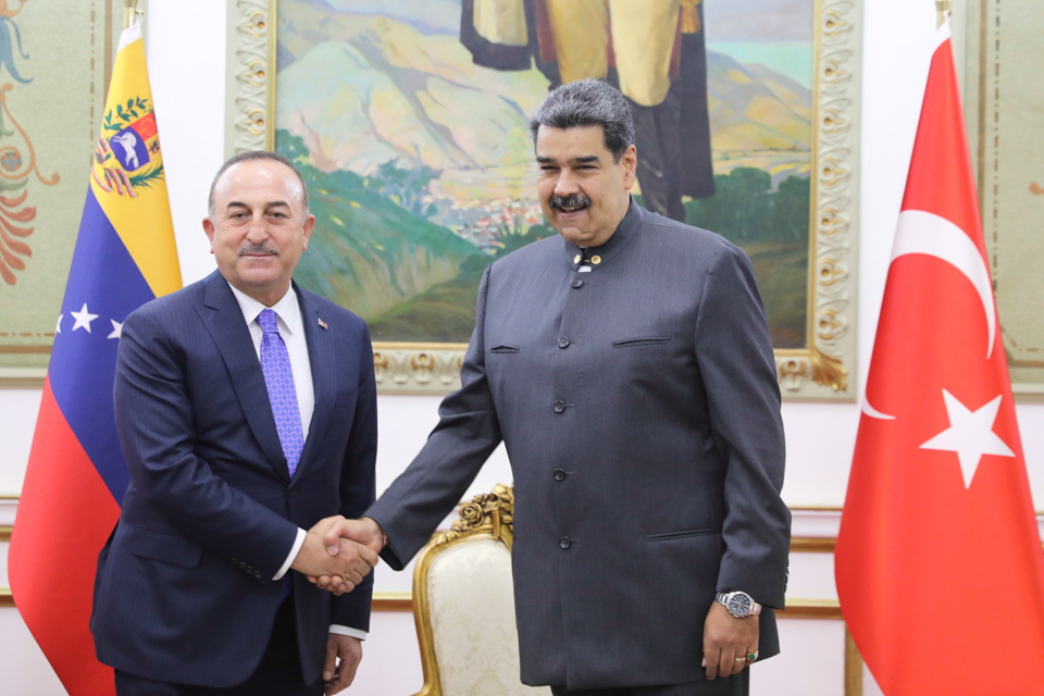 Maduro holds meeting with Turkish Foreign Minister Mevlüt Çavuşoğlu