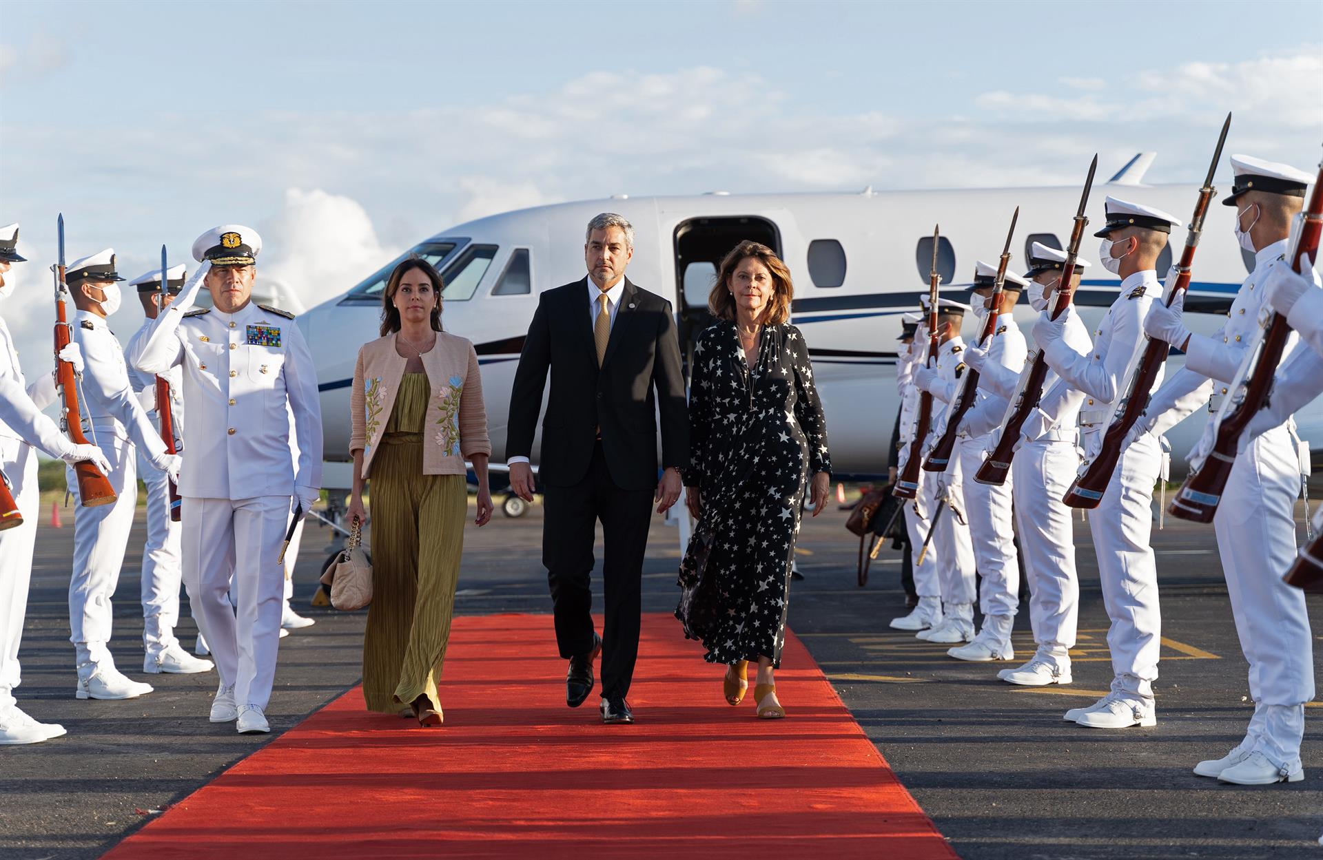 Mario Abdo Benítez arrives in Colombia for an official visit