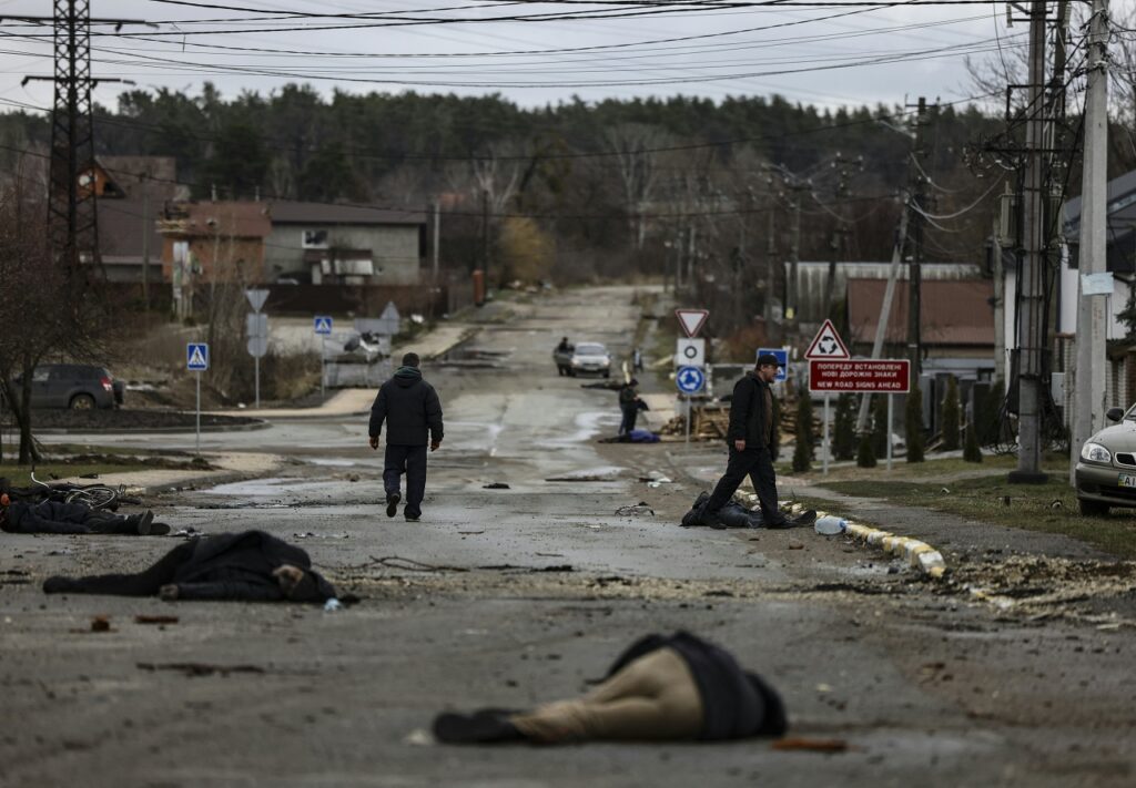 Massacre in the Ukraine!  They find more than 300 dead in the town of Bucha after the withdrawal of Russians