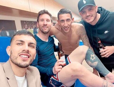 Messi and his three musketeers celebrated in the locker room