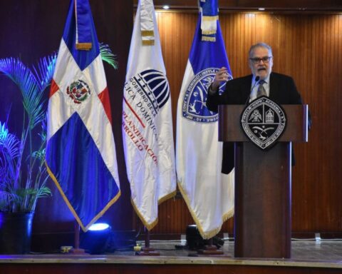 Ministro de Economía expone sobre la «nueva era para la zona fronteriza»