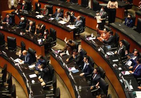Morena, two votes in the Permanent Commission to be able to call extraordinary periods