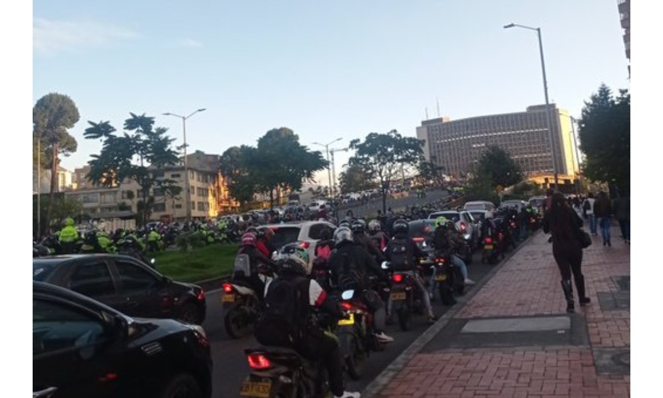 Motorcyclists protest: They report blockades and the closure of at least 10 Transmilenio stations