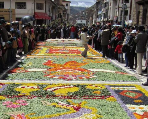 Municipality of Huancavelica will once again hold carpet contests on Palm Sunday