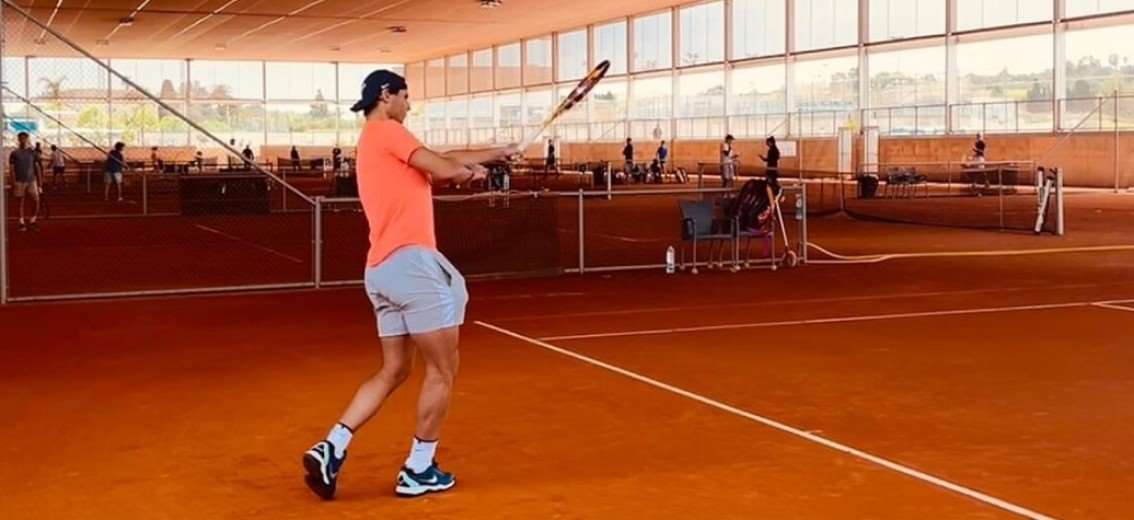 Nadal resumes training a month after his rib injury