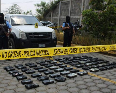 National Police seizes almost two million dollars in cocaine, but there are no detainees