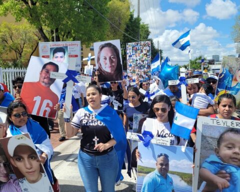 Nicaraguans marched in Miami commemorating four years of civic rebellion