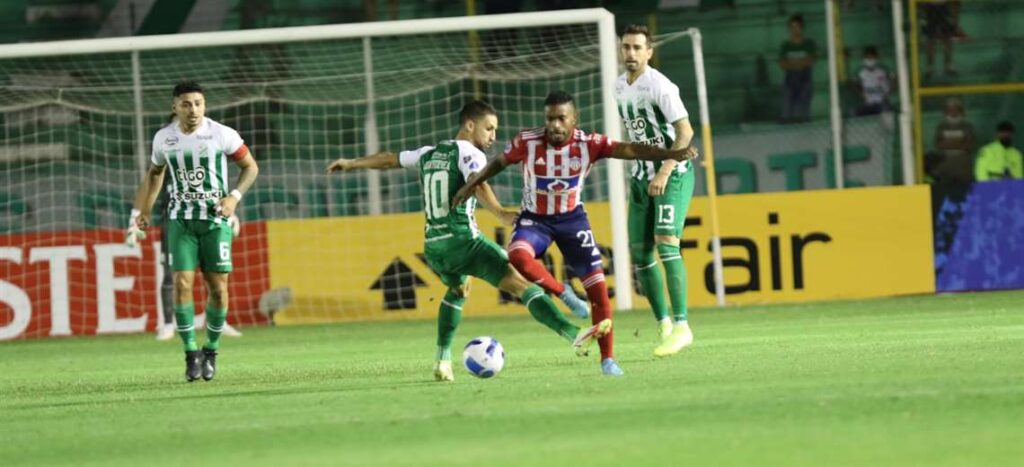 Oriente Petrolero succumbs to Junior (1-3) and adds its third consecutive loss