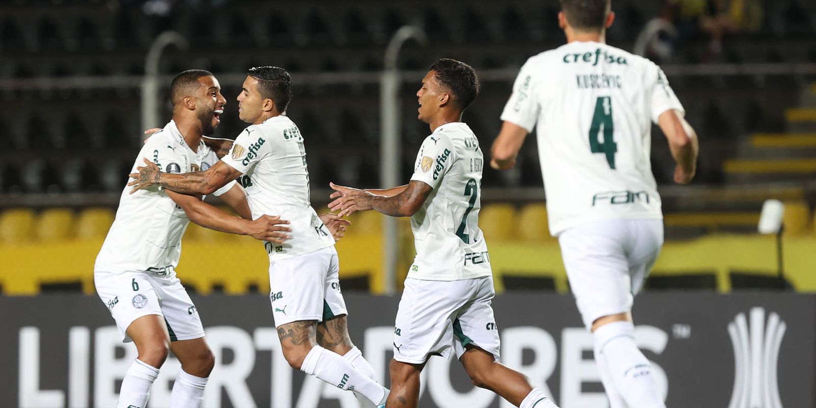 Palmeiras starts Libertadores with a rout away from home