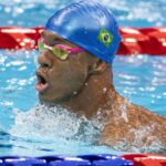 Paralympic medalist Gabriel Araújo breaks world record