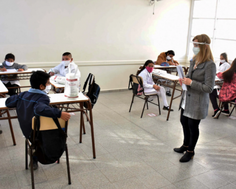 Paritarias: the teachers requested to reopen the negotiation on the salary adjustment