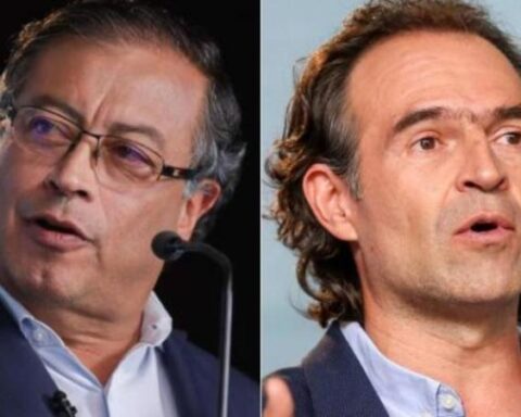 Petro and Fico lead in the first round, in the second the duel tightens