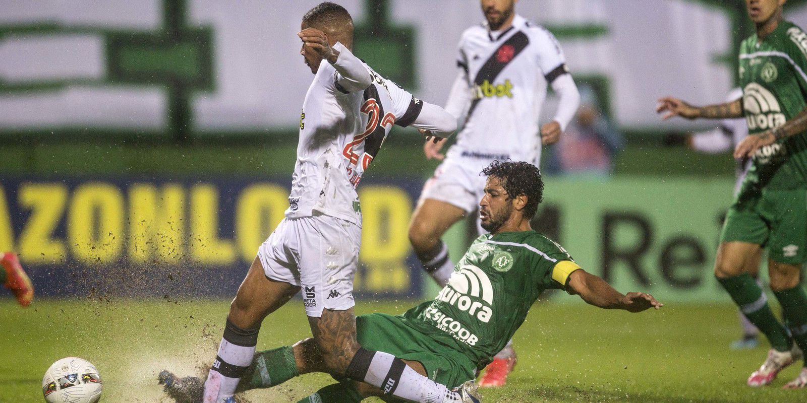 Playing at Arena Condá, Vasco draws with Chapecoense