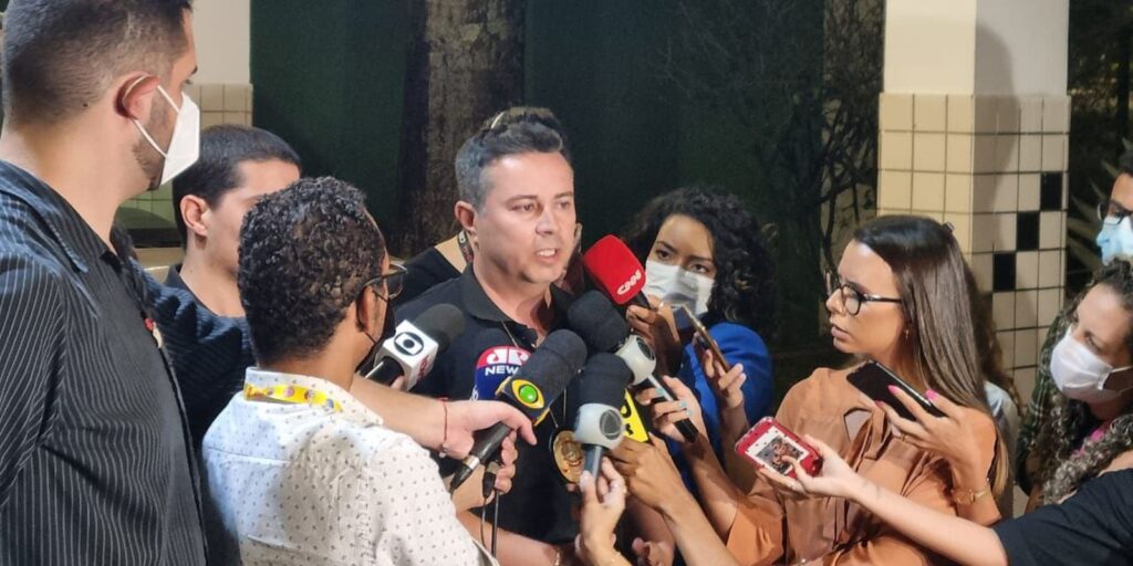 Police arrest suspects in stabbing journalist in Brasilia