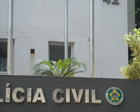 Police search the house and office of the Rio de Janeiro councilor