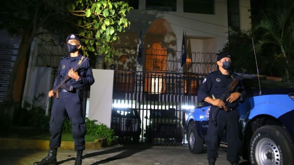 Police surround OAS office in Managua after Ortega leaves the organization early