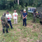 Police who had been kidnapped in Valle del Cauca were handed over to the International Red Cross