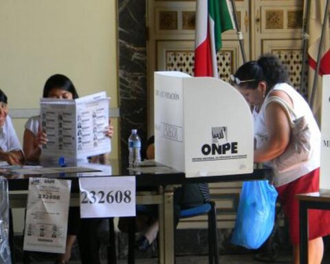 Popular Renewal proposes that Peruvians abroad have 6 congressmen and a postal vote