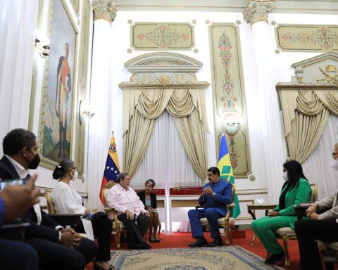 President Maduro holds a meeting with Prime Minister of Saint Vincent and the Grenadines Ralph Gonsalves