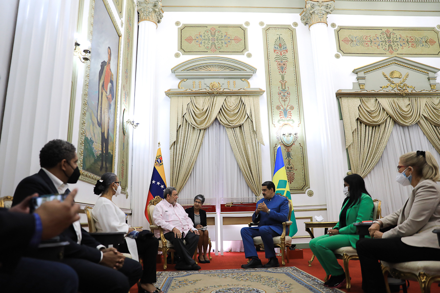 President Maduro holds a meeting with Prime Minister of Saint Vincent and the Grenadines Ralph Gonsalves