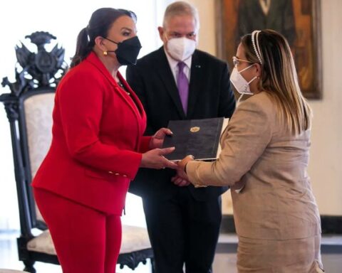 President of Honduras received Letters of Credence from Margaud Godoy