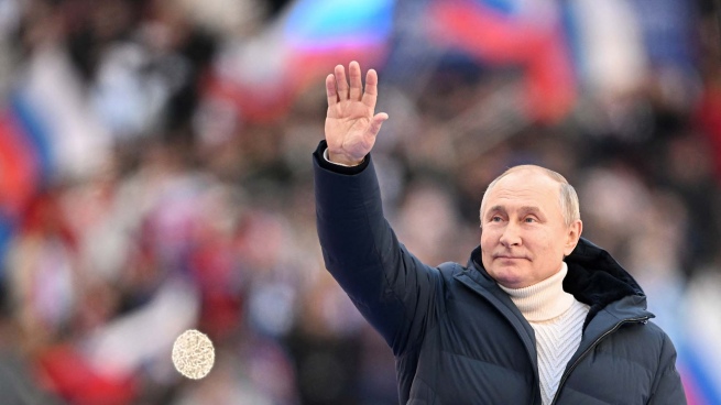 Putin reaches 80% approval rating among Russians