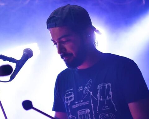 Regime prohibits musician Carlos Luis Mejía from entering the country