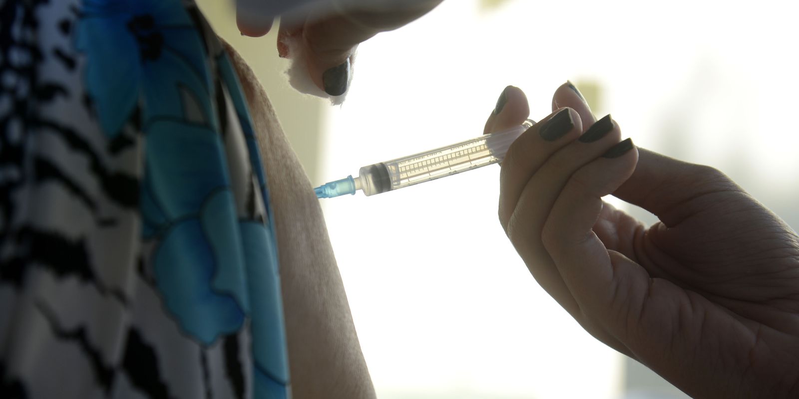 Rio begins flu vaccination of people over 60 years old