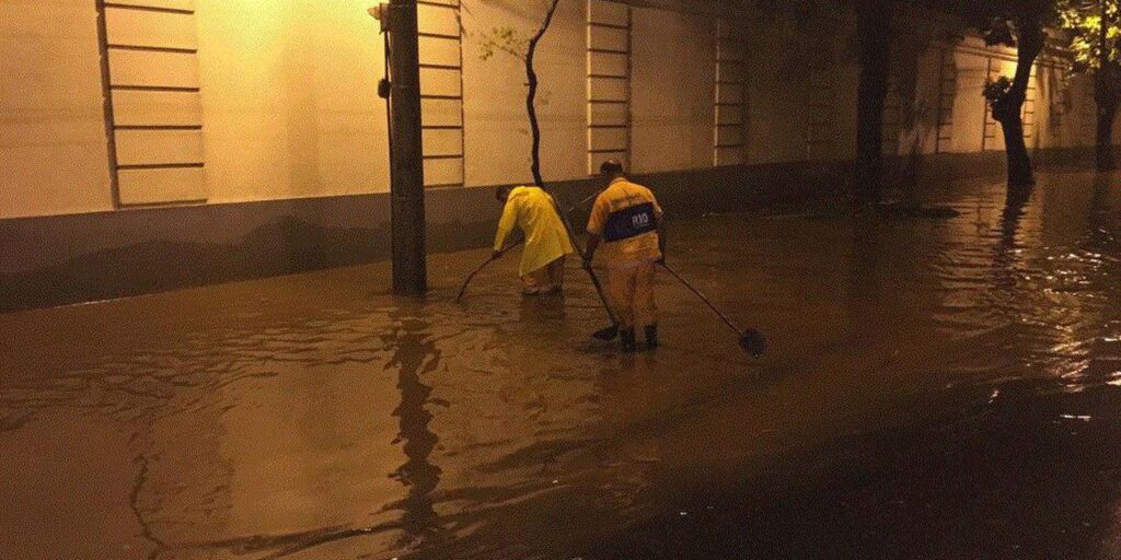 Rio de Janeiro remains in a state of alert because of the rains