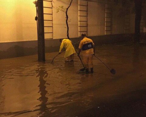 Rio de Janeiro remains in a state of alert because of the rains