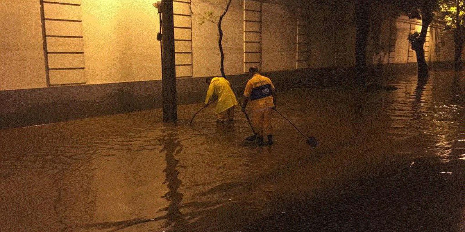 Rio de Janeiro remains in a state of alert because of the rains