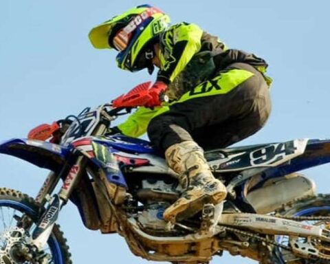 Roberto Callejas from Santa Cruz won MX1 in the National Motorcycle Championship