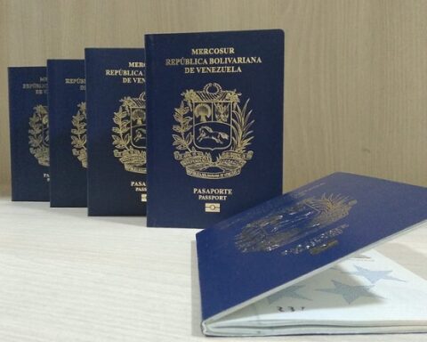 SAIME avanza en adecuaciones tecnológicas para la impresión de 25 mil pasaportes y prórrogas