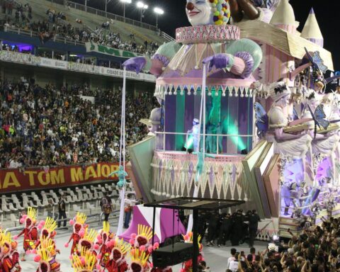 São Paulo: seven samba schools close the Grupo Especial parades
