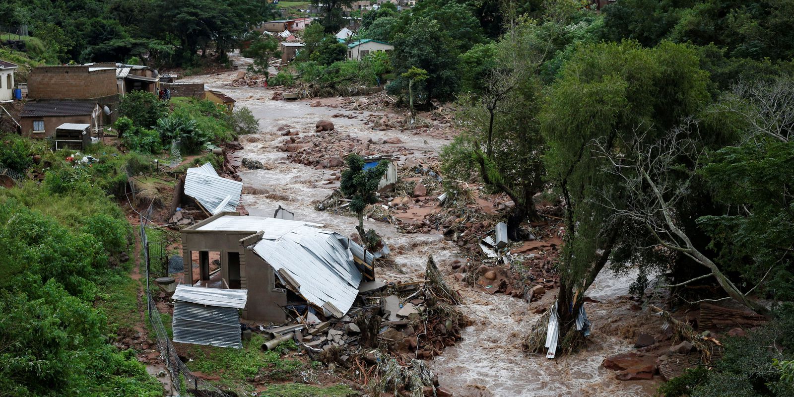 South Africans look for survivors after floods