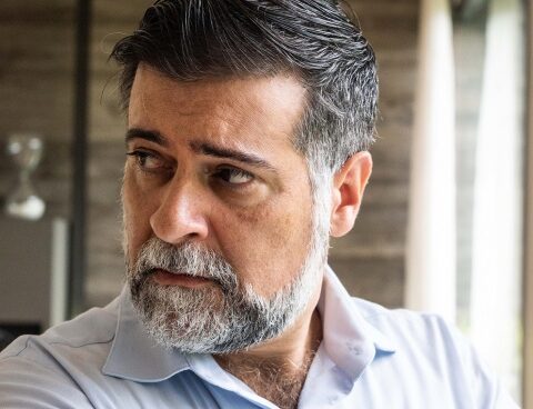 Spregelburd: "The identity of national fiction is also a way of doing politics"