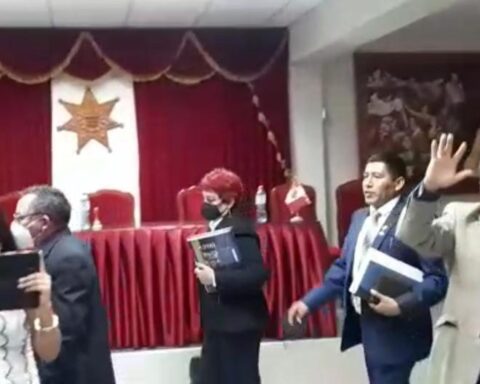 Tacna: Dean of Lawyers suspends meeting where they asked for their vacancy (VIDEO)