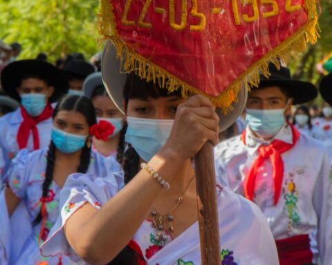 Tarijeña ephemeris celebrations begin with parades and without Arce