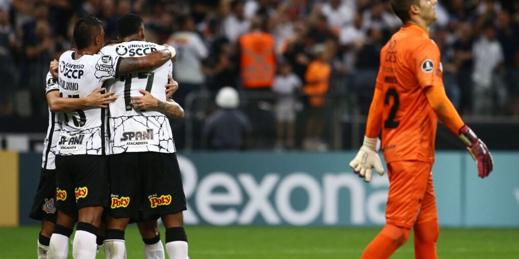 Thanks to an own goal, Corinthians wins the first in Libertadores