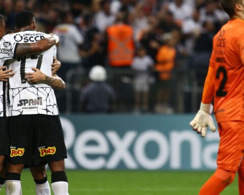 Thanks to an own goal, Corinthians wins the first in Libertadores