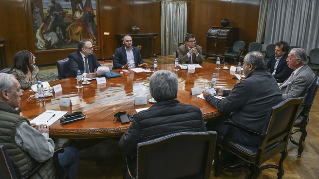 The Government, UIA and CGT form a table to coordinate actions against inflation