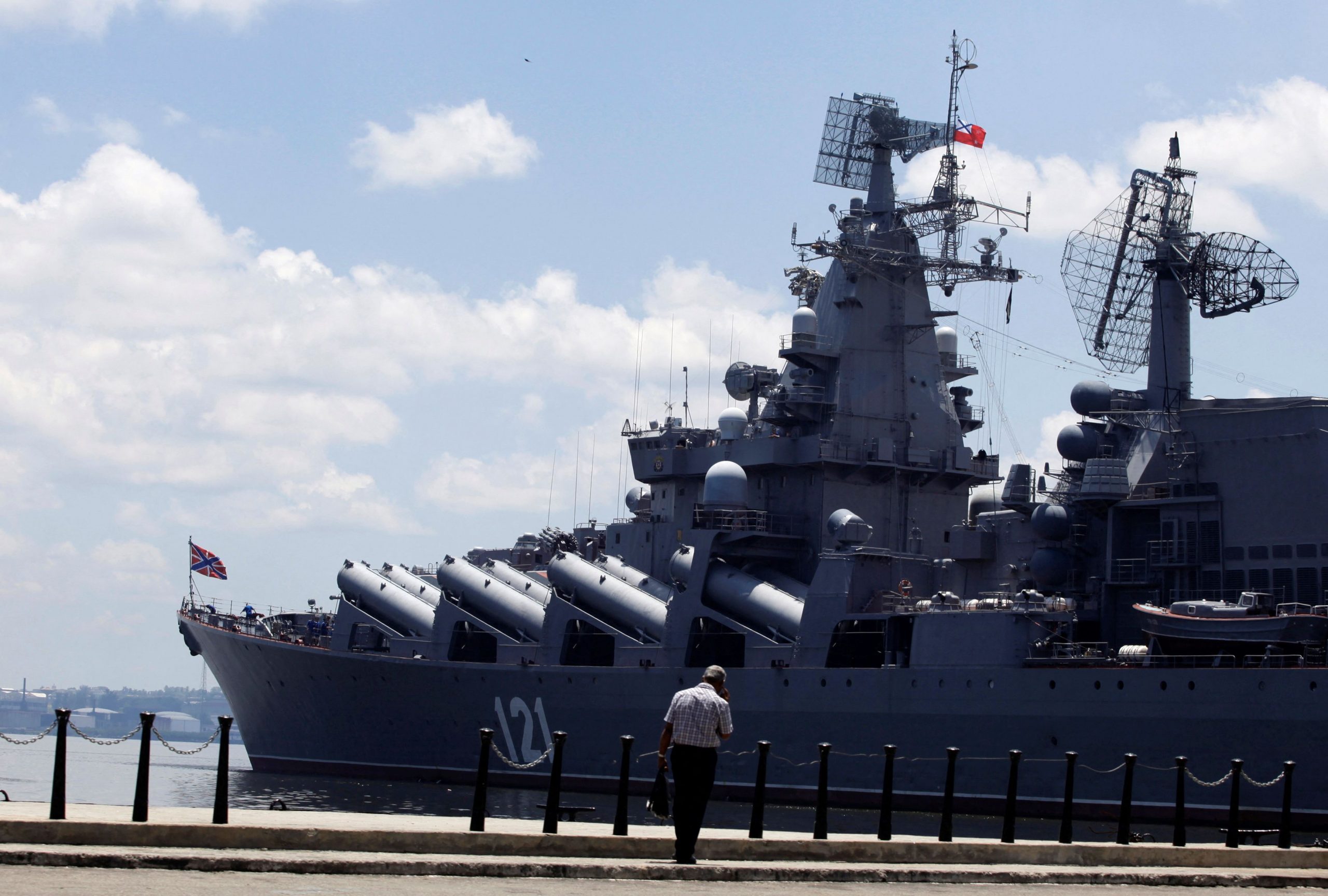 El "Moskva" atracado en el puerto de La Habana en agosto de 2013. Foto: Desmond Boylan/ Archivo de Reuters.