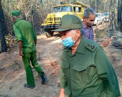 The battle to put out the great forest fire in western Cuba continues